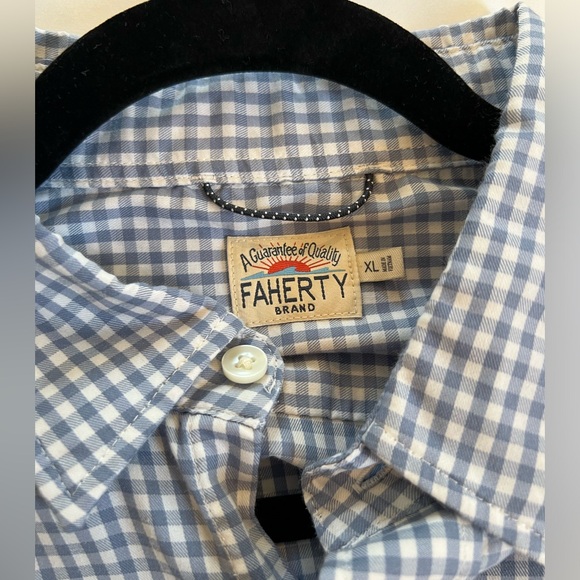 Faherty Men’s Blue Gingham Button Down - Like New (XL) - Picture 3 of 5